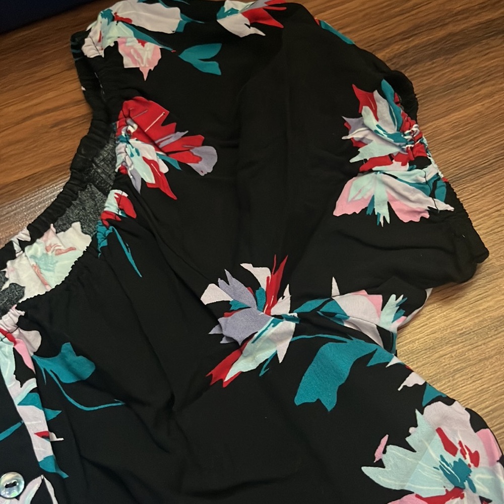 Juniors Crop Top - Picture 4 of 6